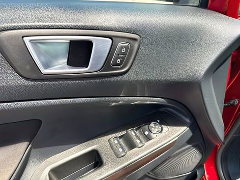 Used 2018 Ford EcoSport SE FWD image 20