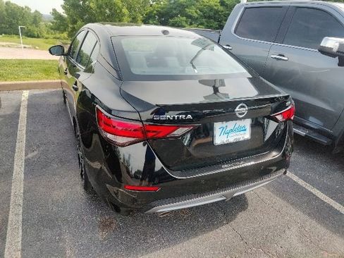 Used 2023 Nissan Sentra SR w/ Electronics Package FWD image 9