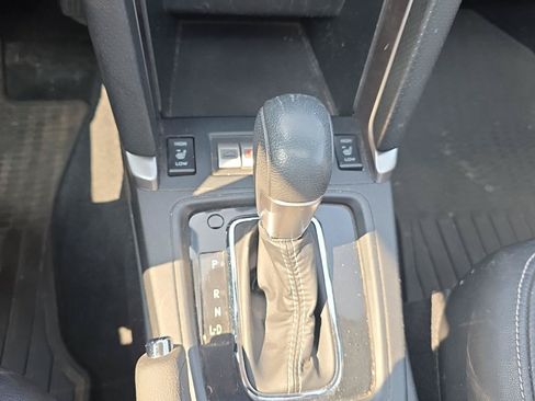 Used 2017 Subaru Forester 2.5i Touring AWD/4WD image 16