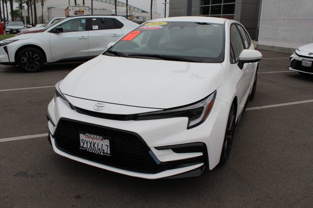 Certified 2026 Toyota Corolla SE FWD image 4