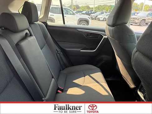 Used 2025 Toyota RAV4 LE AWD/4WD image 20