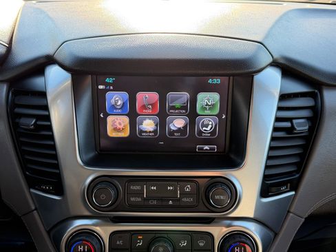 Used 2020 Chevrolet Suburban LT image 61