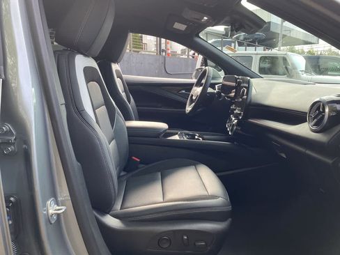 Used 2024 Chevrolet Blazer EV LT AWD/4WD image 18