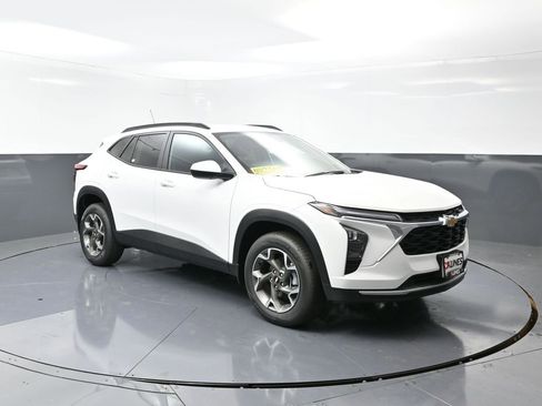 New 2025 Chevrolet Trax LT w/ Driver Confidence Package image 5