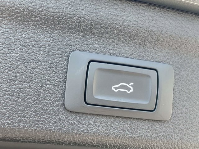 Certified 2025 Audi Q3 2.0T Premium AWD/4WD image 11