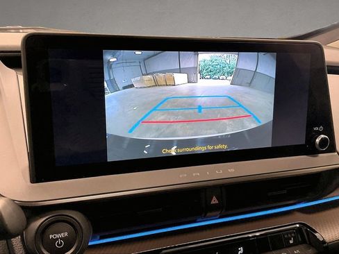 Used 2024 Toyota Prius XLE AWD/4WD image 15