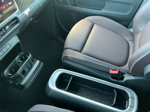 New 2025 Volkswagen ID. Buzz Pro S image 23