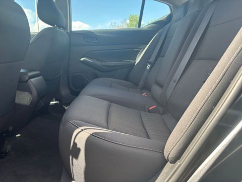 Used 2025 Nissan Altima 2.5 SV FWD image 23