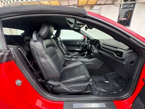 Used 2025 Ford Mustang Premium RWD image 10