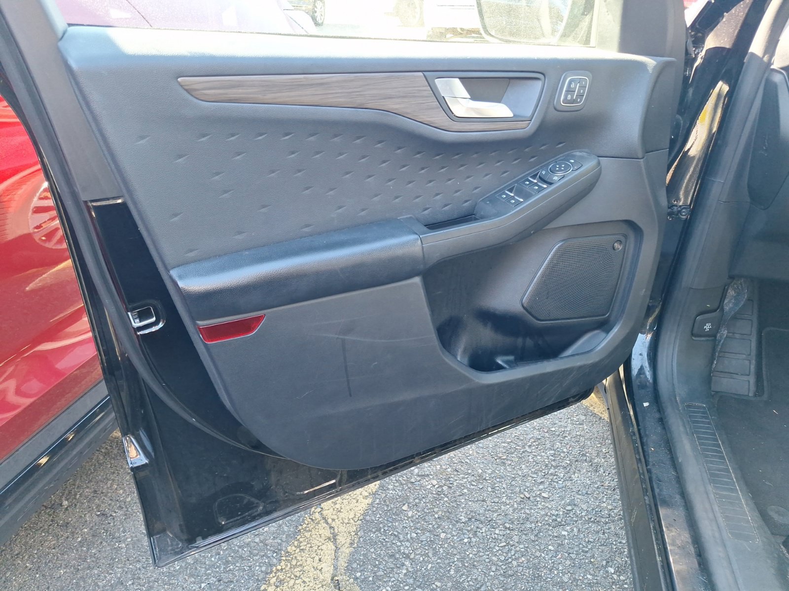 Used 2020 Ford Escape Titanium AWD/4WD image 10
