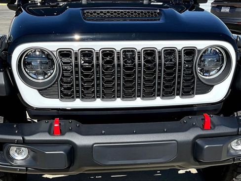 New 2026 Jeep Wrangler Unlimited Rubicon w/ Whitecap Package image 29