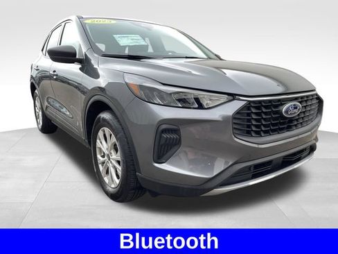 Used 2023 Ford Escape Active w/ Tech Pack #1 AWD/4WD image 7