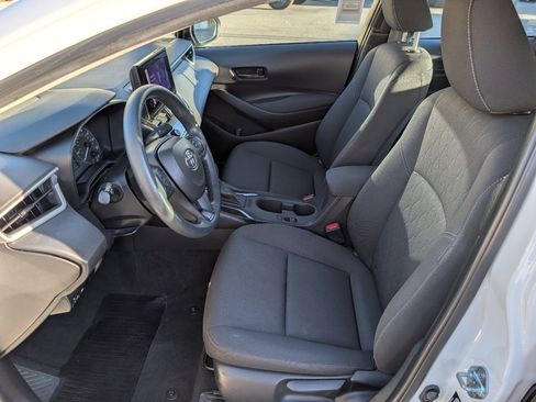 Used 2023 Toyota Corolla LE image 2