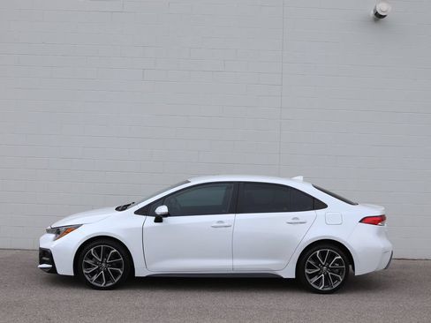 Used 2022 Toyota Corolla SE FWD image 5