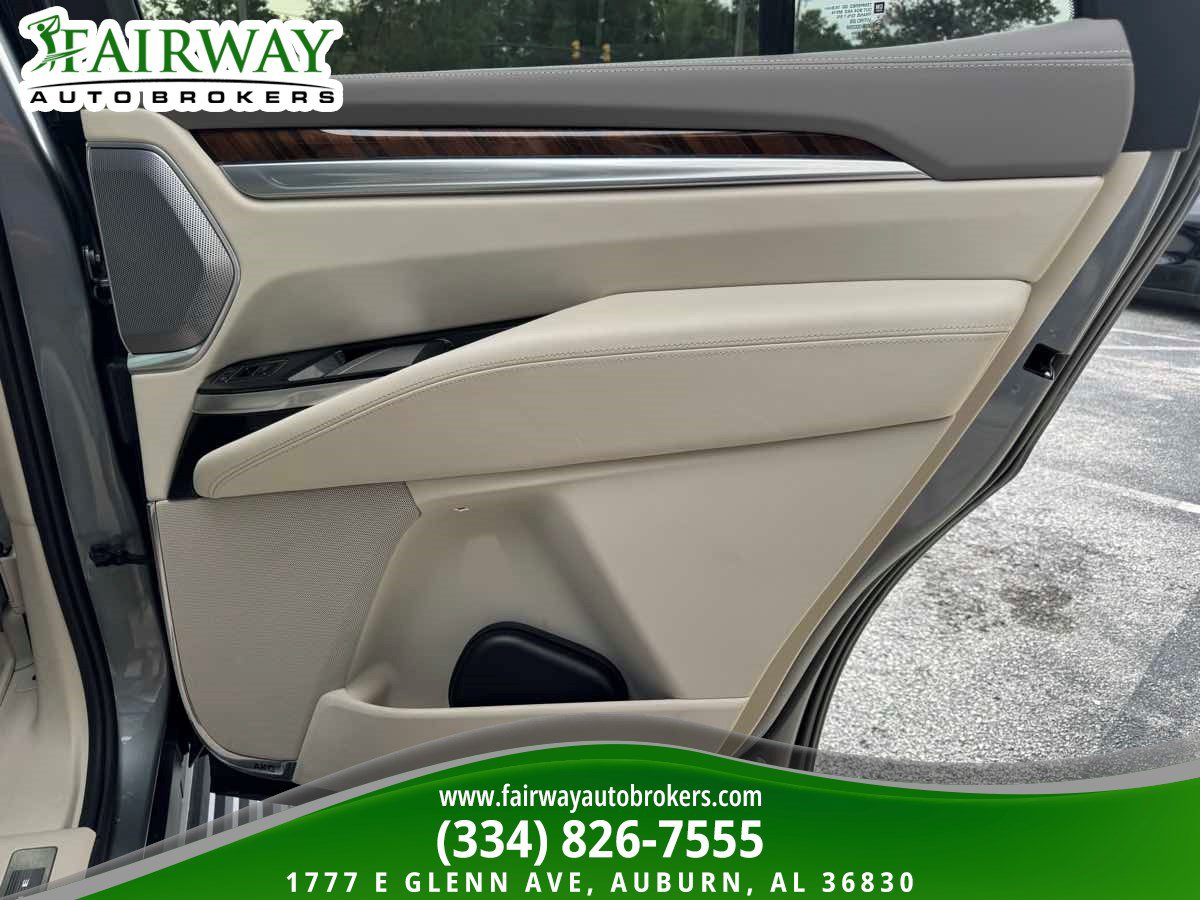 Used 2026 Cadillac Escalade Platinum Sport w/ LPO, ONYX Package AWD/4WD image 35