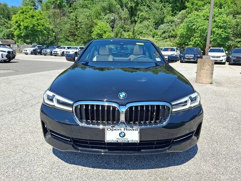 Used 2023 BMW 530i xDrive w/ Premium Package AWD/4WD image 2