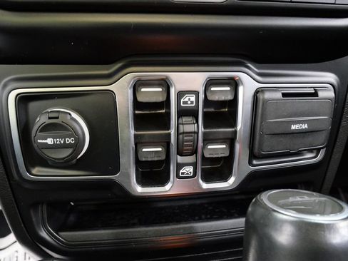 Used 2022 Jeep Gladiator Overland AWD/4WD image 27