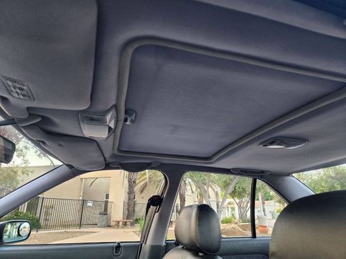 Used 1994 Nissan Maxima SE image 40