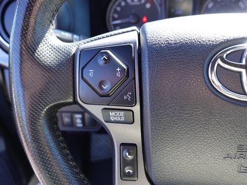 Used 2020 Toyota Tacoma TRD Sport image 43