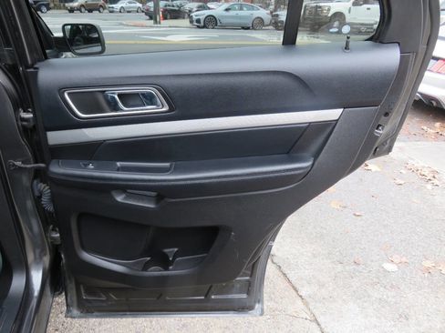 Used 2016 Ford Explorer XLT w/ Equipment Group 202A image 29