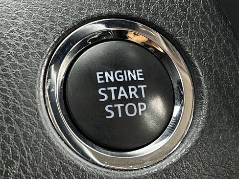 Used 2021 Toyota Camry SE w/ Cold Weather Package image 19