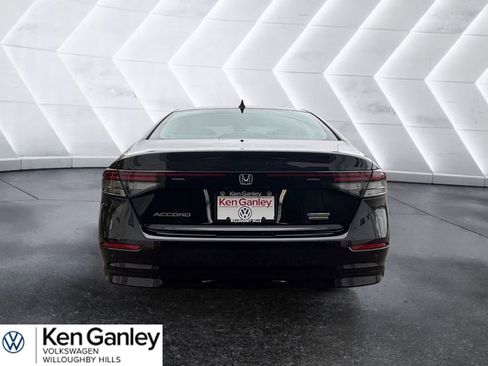 Used 2023 Honda Accord Touring image 3