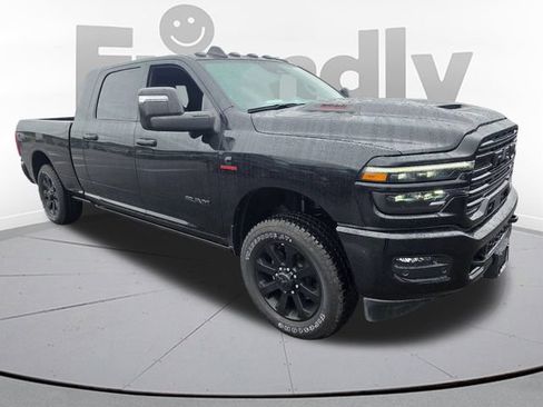 Used 2025 RAM 2500 Laramie AWD/4WD image 3