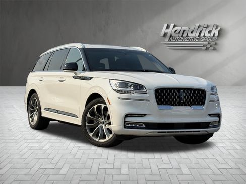 Used 2021 Lincoln Aviator Grand Touring w/ Equipment Group 302A AWD/4WD image 2