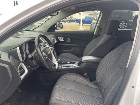 Used 2017 Chevrolet Equinox LT w/ Convenience Package image 8