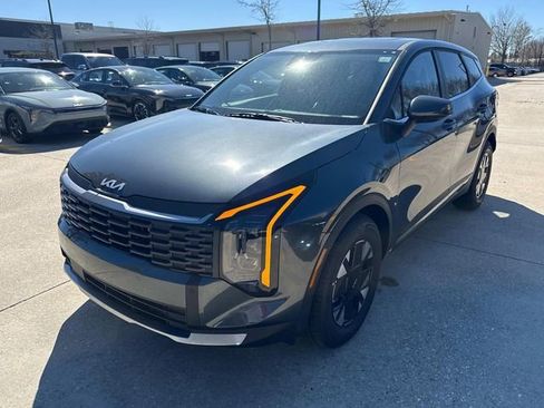 New 2026 Kia Sportage LX image 3