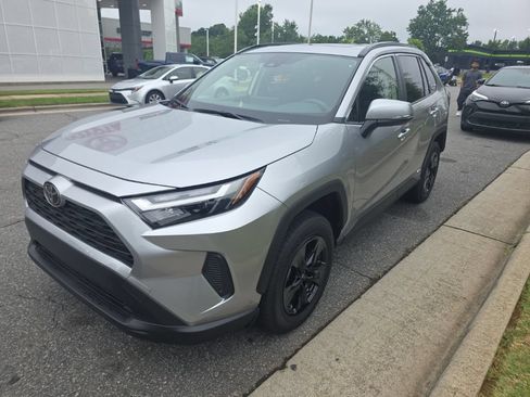Used 2025 Toyota RAV4 XLE w/ Convenience Package AWD/4WD image 14