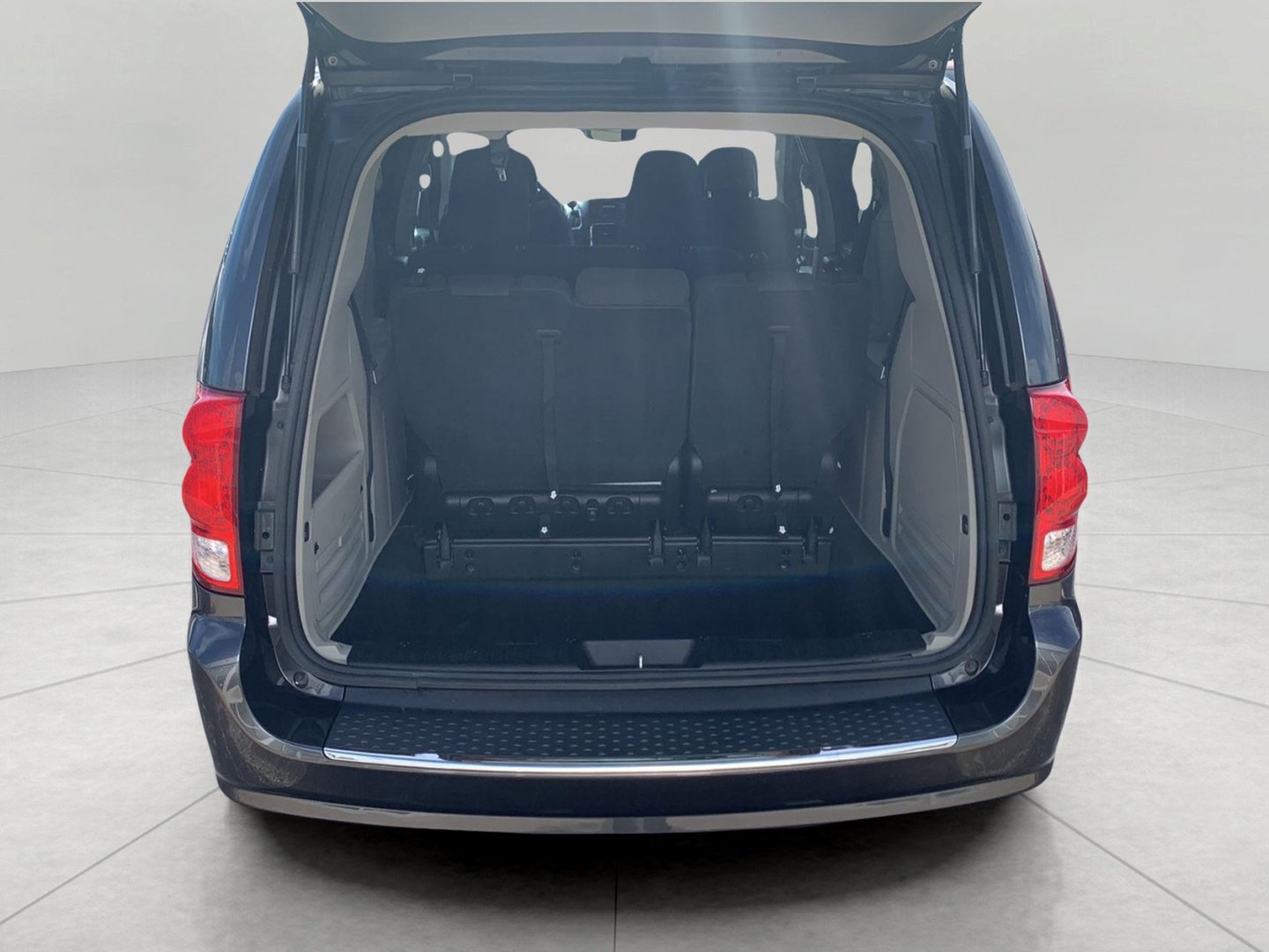 Used 2017 Dodge Grand Caravan SE w/ Power Window Group FWD image 27