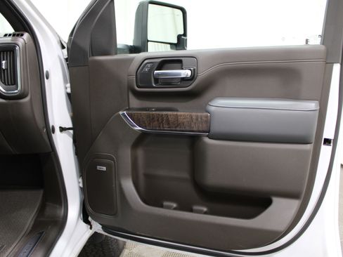 Used 2022 GMC Sierra 2500 Denali image 31