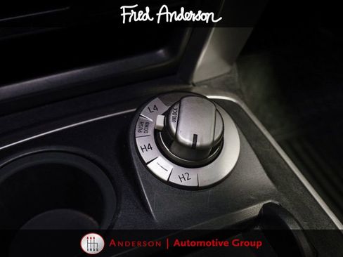 Used 2015 Toyota 4Runner SR5 AWD/4WD image 17