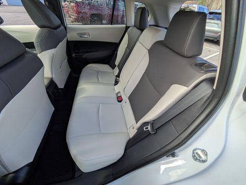 Used 2024 Toyota Corolla Cross XLE image 19