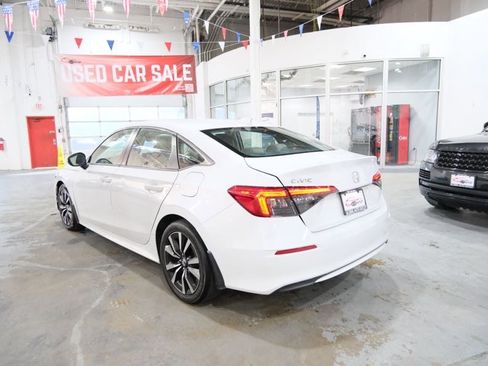 Used 2023 Honda Civic EX image 8