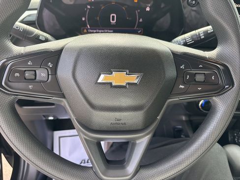 Used 2025 Chevrolet TrailBlazer LS w/ LS Convenience Package AWD/4WD image 16
