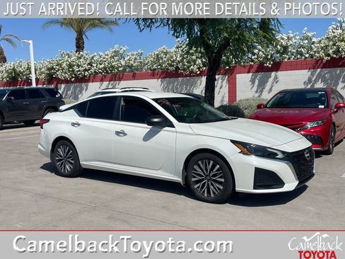 Used 2025 Nissan Altima 2.5 SV image 1