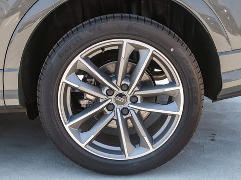 New 2025 Audi Q3 2.0T Premium image 10