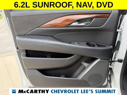 Used 2016 Cadillac Escalade ESV Luxury AWD/4WD image 47
