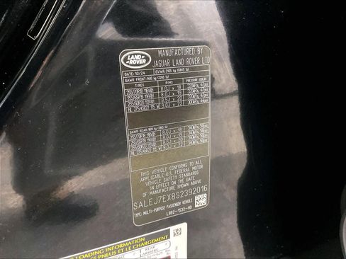 Used 2025 Land Rover Defender 110 S image 37