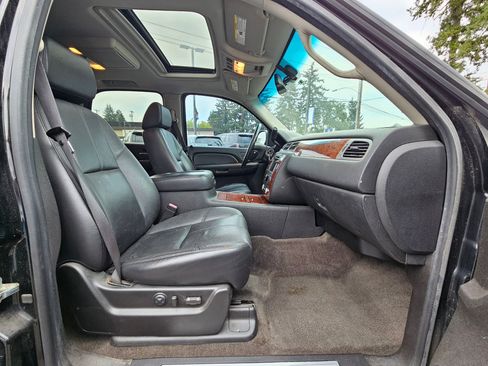 Used 2008 Chevrolet Tahoe LTZ w/ LTZ Preferred Equipment Group image 30