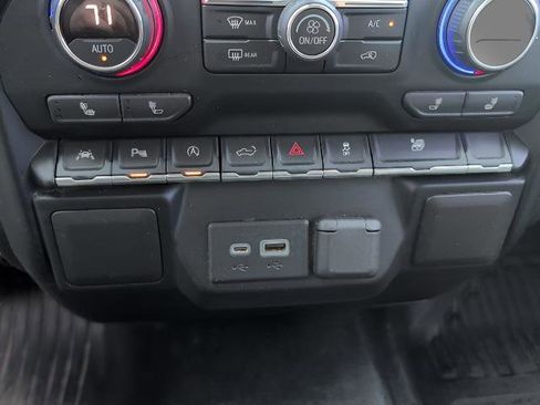 Used 2020 Chevrolet Silverado 1500 LT w/ Convenience Package image 16