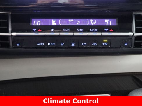 Certified 2021 Toyota Sienna XLE image 20