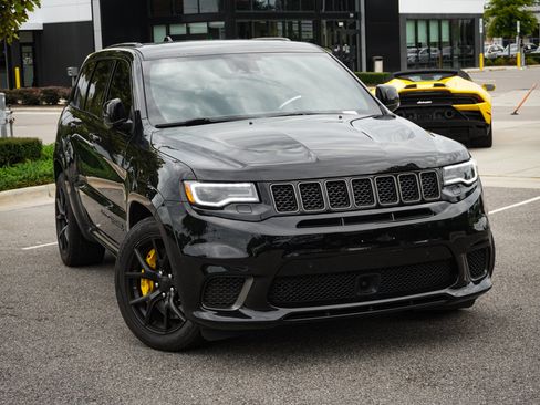 Used 2018 Jeep Grand Cherokee Trackhawk AWD/4WD image 2