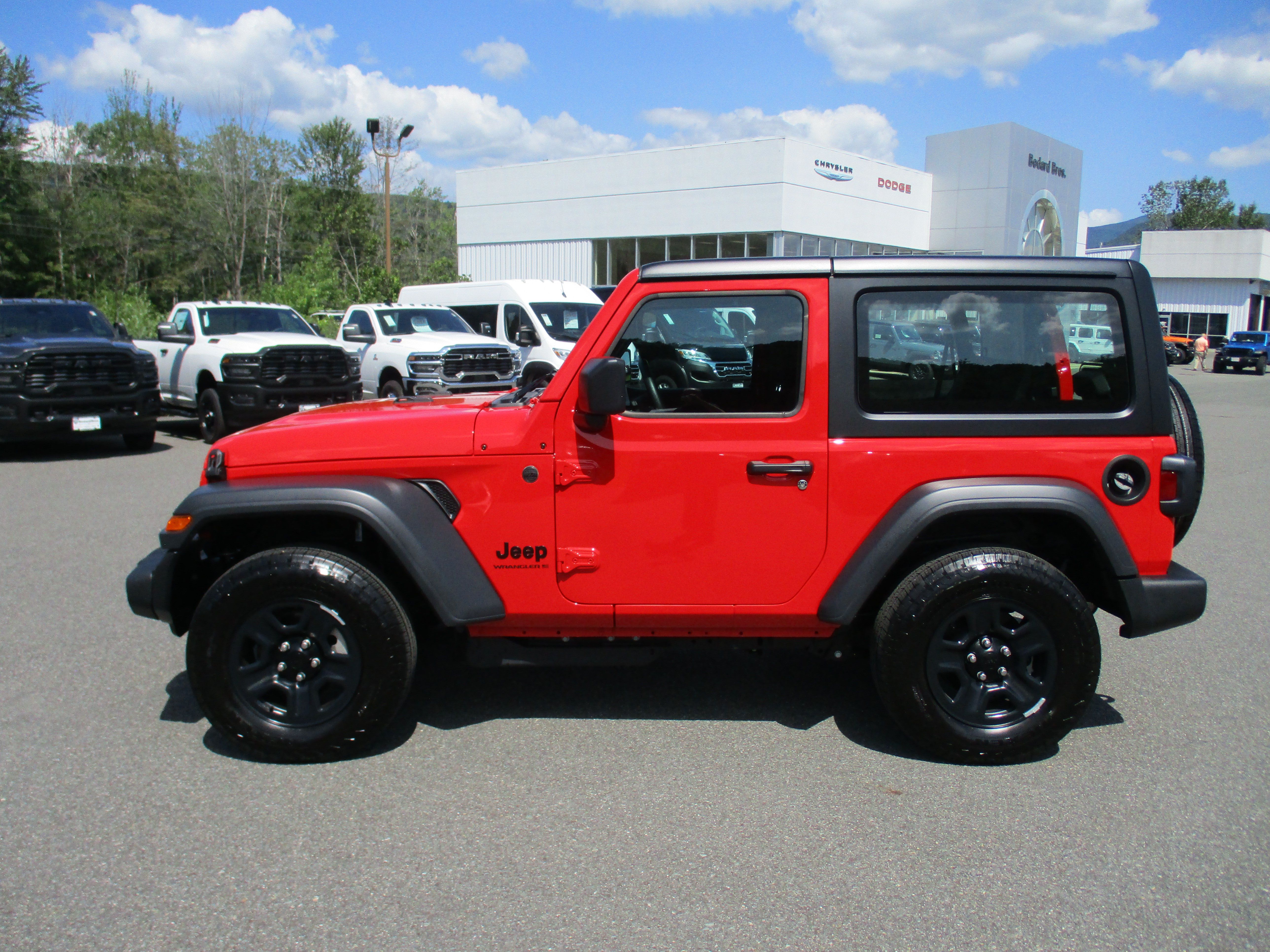 Used 2026 Jeep Wrangler Sport AWD/4WD image 8