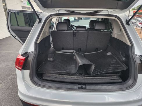 Used 2018 Volkswagen Tiguan SE AWD/4WD image 12