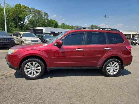 Used 2013 Subaru Forester 2.5X Premium AWD/4WD image 8