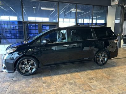 Used 2016 Toyota Sienna SE Premium