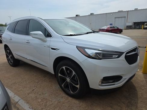 Used 2021 Buick Enclave Essence w/ Sport Touring Edition FWD image 7